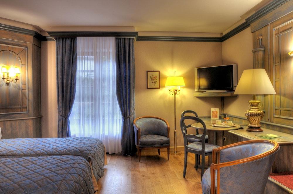 Hostellerie Des Chateaux & Spa Ottrott Bagian luar foto