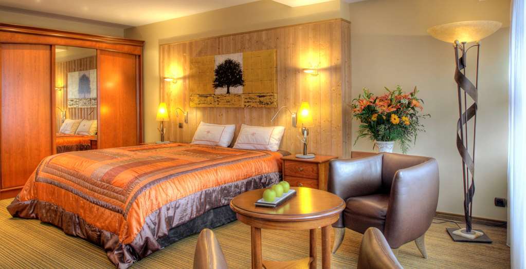 Hostellerie Des Chateaux & Spa Ottrott Ruang foto