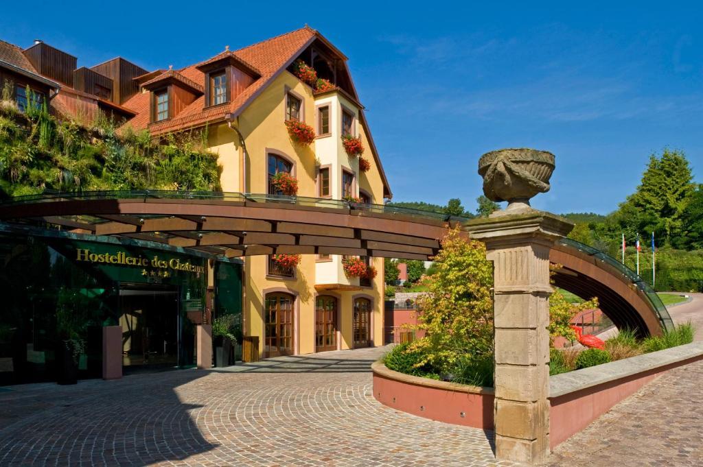 Hostellerie Des Chateaux & Spa Ottrott Bagian luar foto